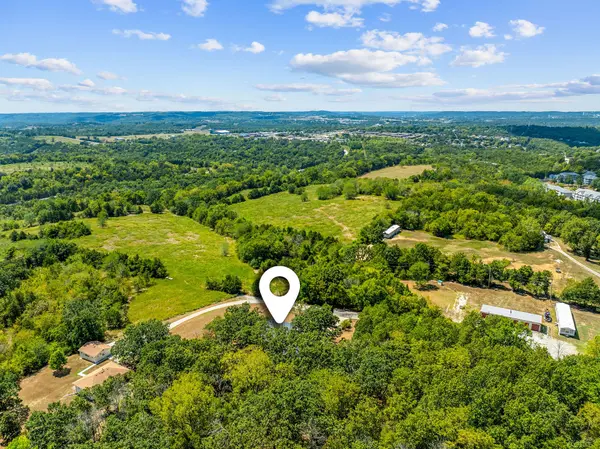 321 Valley Park DR, Branson, MO 65616