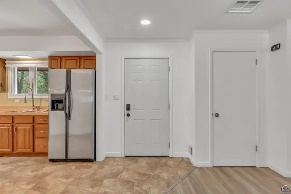 1339 SW Ward PKY, Topeka, KS 66604