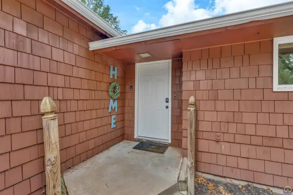 1339 SW Ward PKY, Topeka, KS 66604