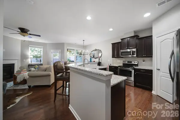 7021 Woodsbay LN, Rock Hill, SC 29732