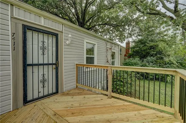 7411 E 83rd ST, Kansas City, MO 64138