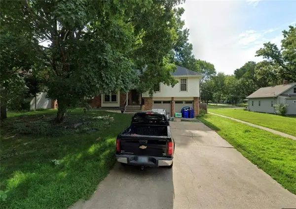 5527 Westgate ST, Shawnee, KS 66216