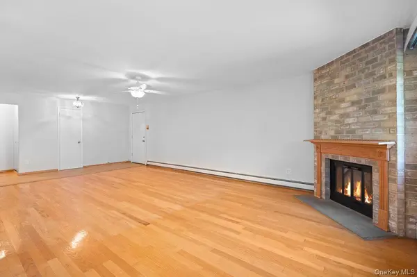 89 N Broadway #204, White Plains, NY 10603