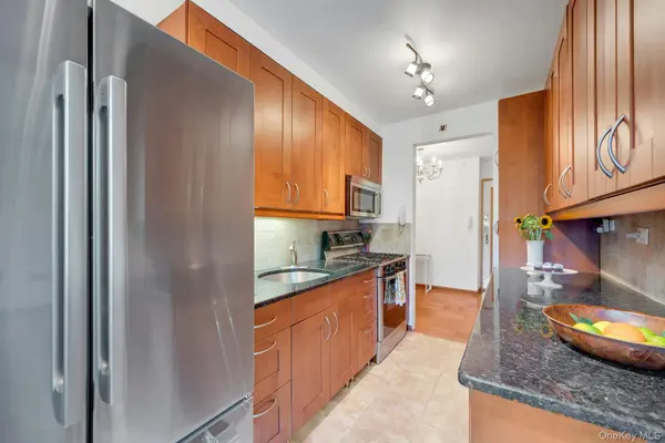 735 Kappock ST #8F, Bronx, NY 10463