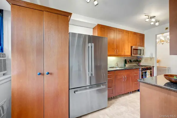735 Kappock ST #8F, Bronx, NY 10463