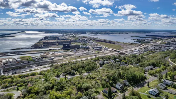 12xx W 3rd St, Duluth, MN 55806
