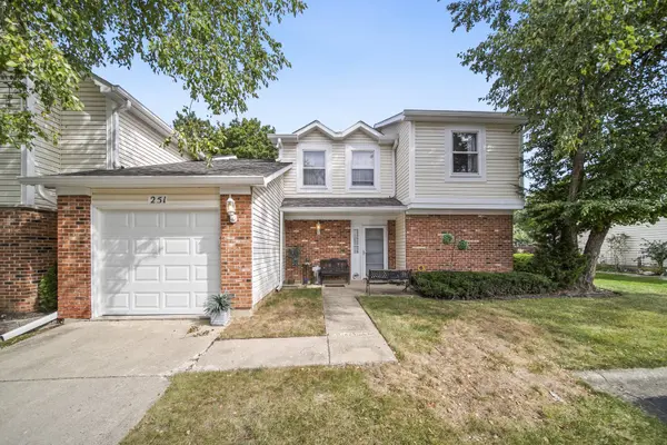 251 Tamarack DR, Bloomingdale, IL 60108