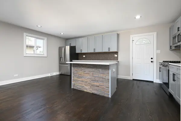 16607 Paulina ST, Markham, IL 60428