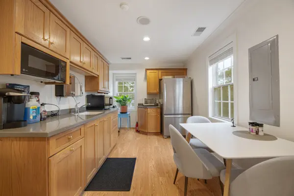 1621 W Colonial Pkwy, Inverness, IL 60067