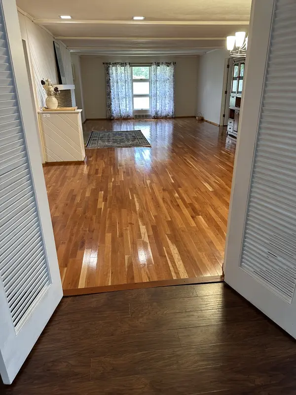 304 Central AVE, Aurora, IL 60506