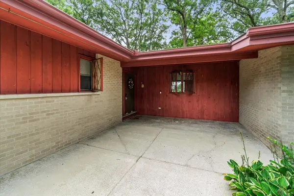 3S984 Oakland LN, North Aurora, IL 60542