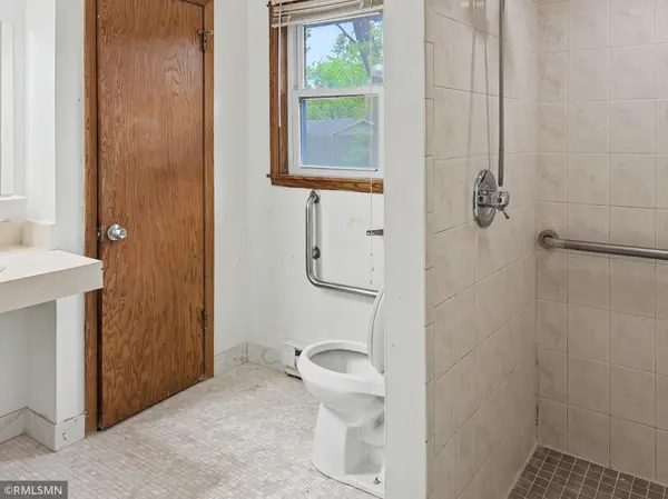 6213 Chowen AVE N, Brooklyn Center, MN 55429