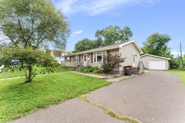 135 Davis ST S, Cambridge, MN 55008
