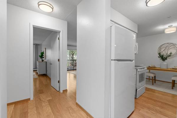 7412 W 22nd ST #309, Saint Louis Park, MN 55426