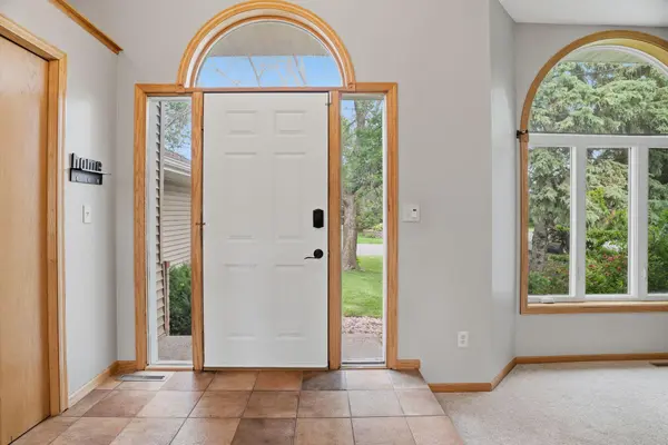 8901 Dunbar Knoll N, Brooklyn Park, MN 55443