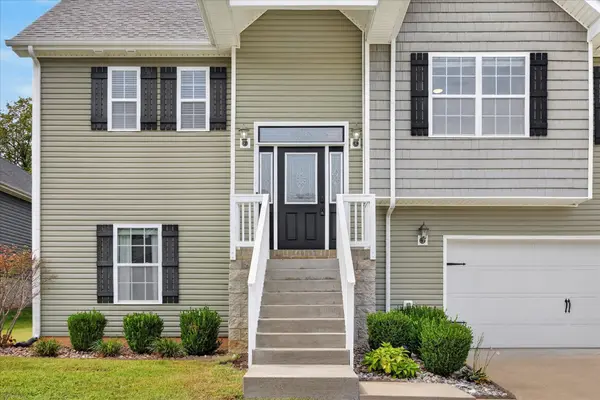 2833 Russet Ridge Dr, Clarksville, TN 37040
