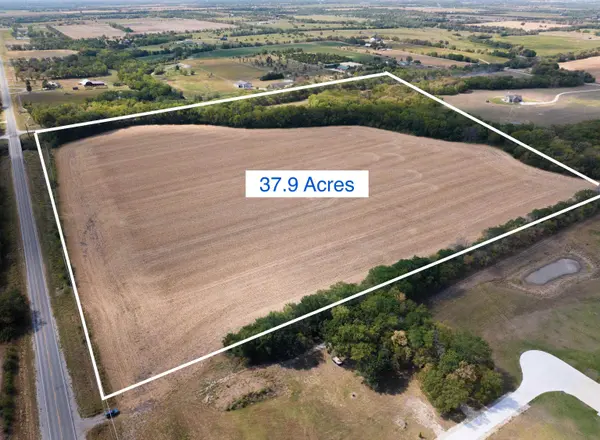 00000 SW 10th St, Benton, KS 67017