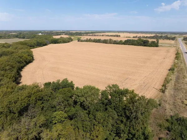 00000 SW 10th St, Benton, KS 67017