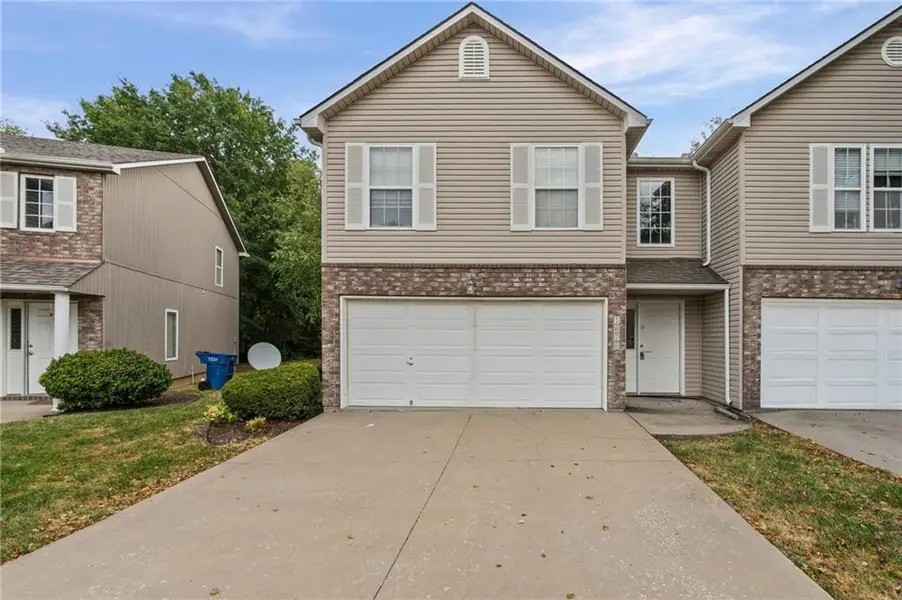 1626 NW Garrett DR, Blue Springs, MO 64015