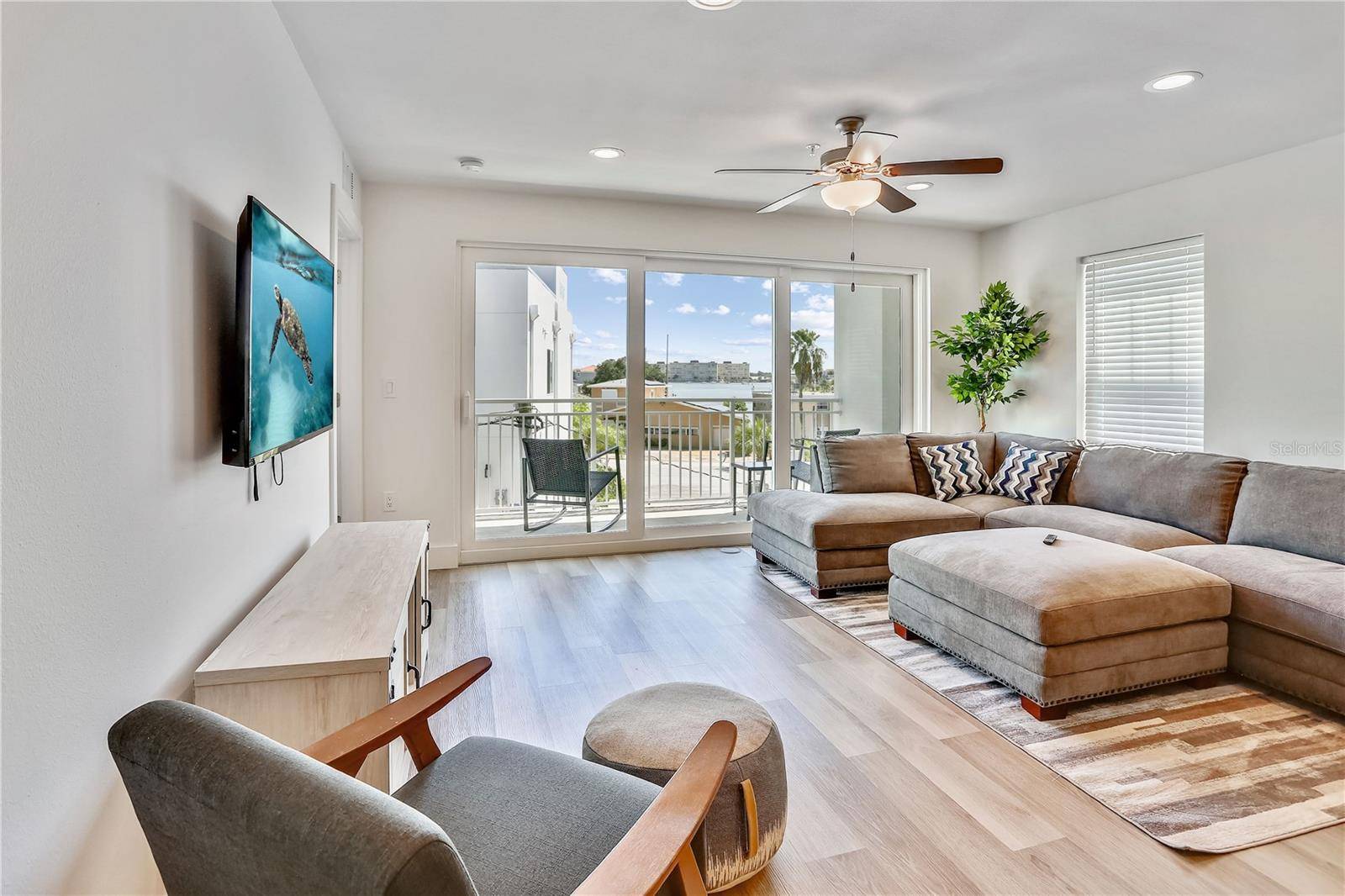 15305 1ST ST E #305, Madeira Beach