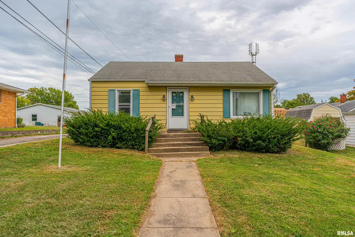 516 S MAIN ST, Lincoln, IL 62656