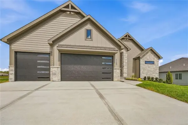 1100 Deer Run DR, Greenwood, MO 64034