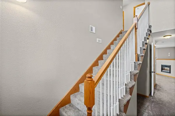 1626 NW Garrett DR, Blue Springs, MO 64015