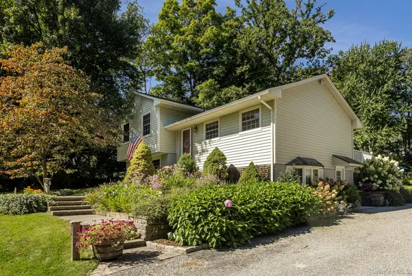 163 Horseshoe RD, Millbrook, NY 12545