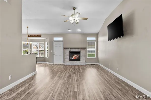3301 Village Green CT, Millstadt, IL 62260