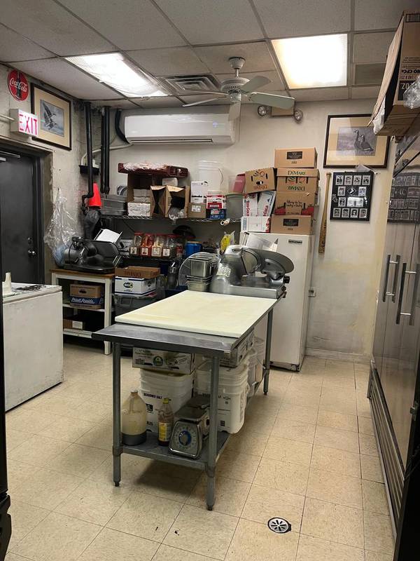 3541 N Western AVE, Chicago, IL 60618