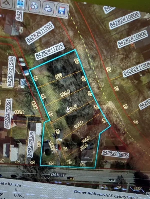 2706 OAK ST, Bettendorf, IA 52722