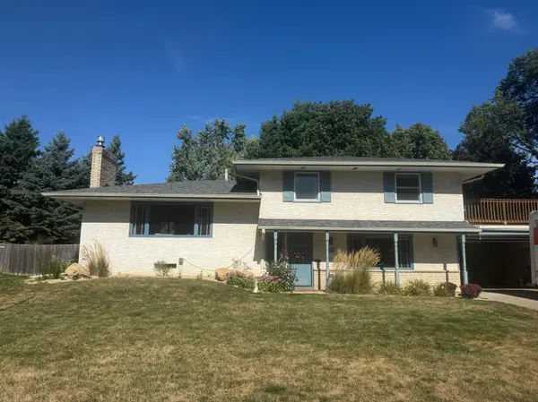 3200 Edward ST NE, Saint Anthony, MN 55418