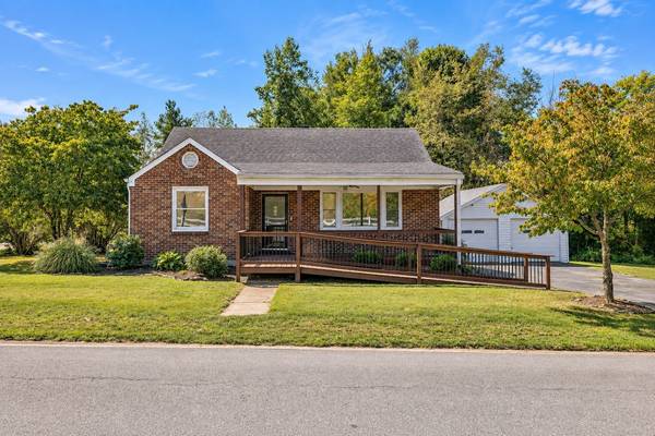 583 Brattontown Cir, Lafayette, TN 37083