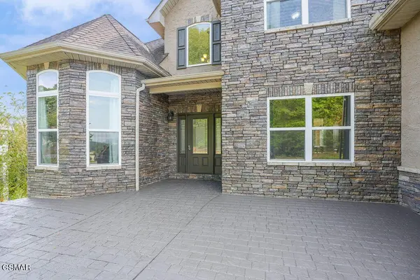 1202 Foxwood Drive, Sevierville, TN 37862