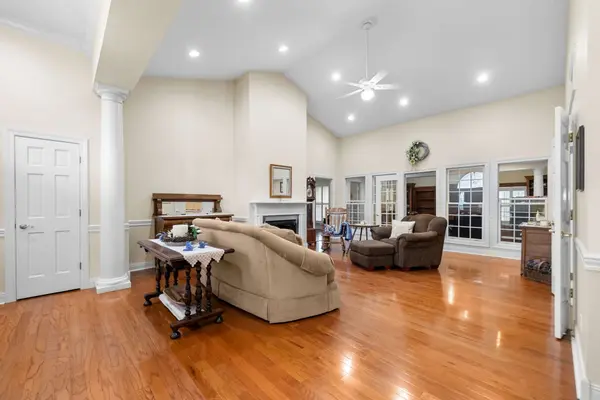 1855 Kings Chapel Rd, Cadiz, KY 42211