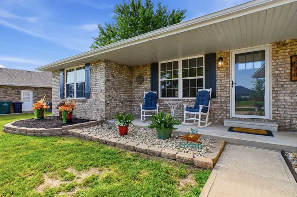 630 E Summit ST, Bolivar, MO 65613