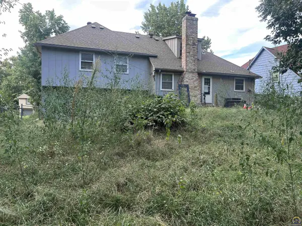 3705 SW 33rd ST, Topeka, KS 66614