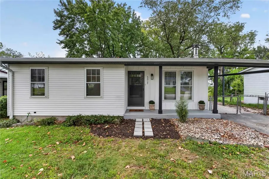 5017 Tulip Tree LN, Hazelwood, MO 63042