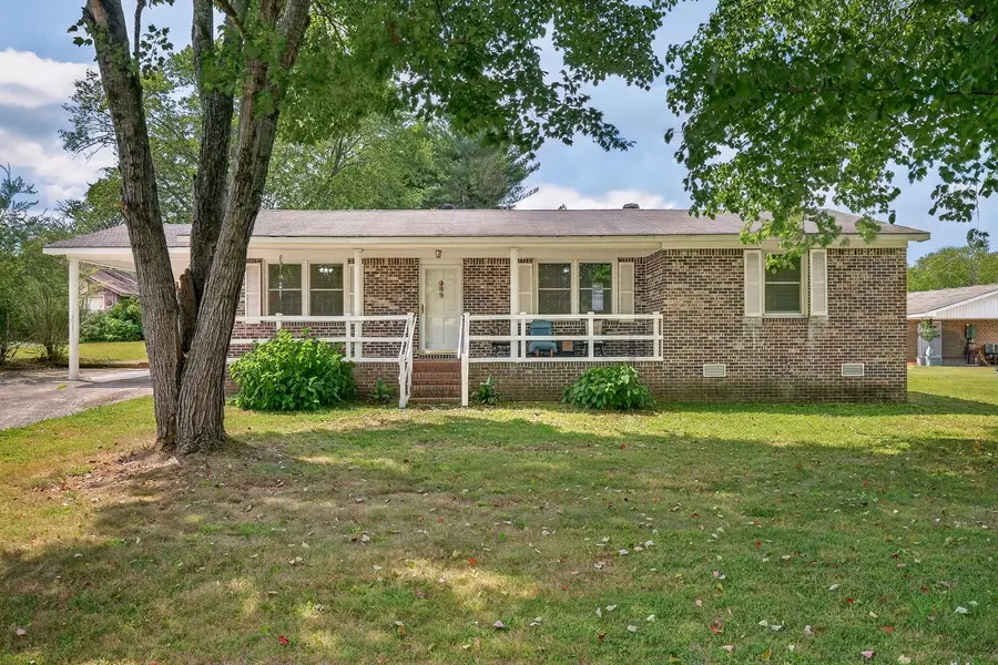 304 Highland Dr, Tullahoma, TN 37388