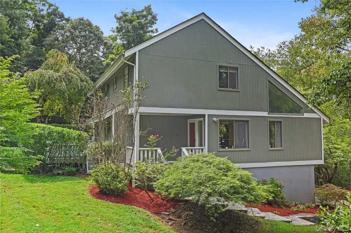 10 Deborah LN, Chappaqua, NY 10514
