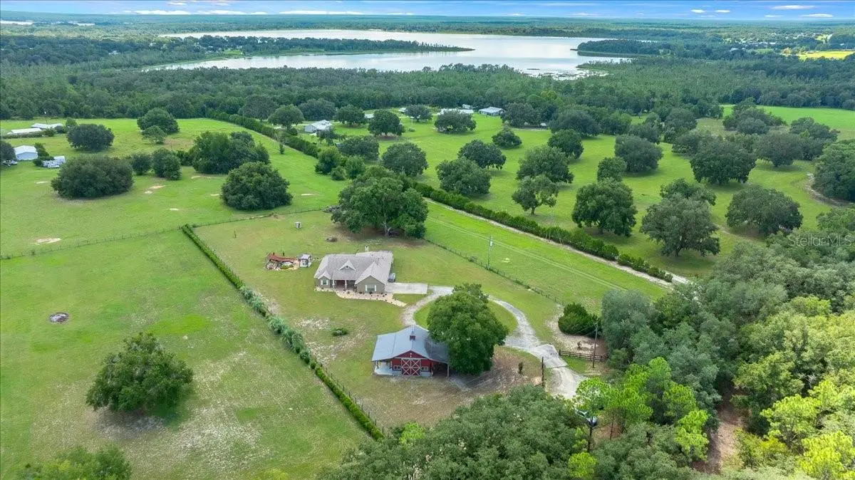3351 SE 164TH TER, Ocklawaha, FL 32179