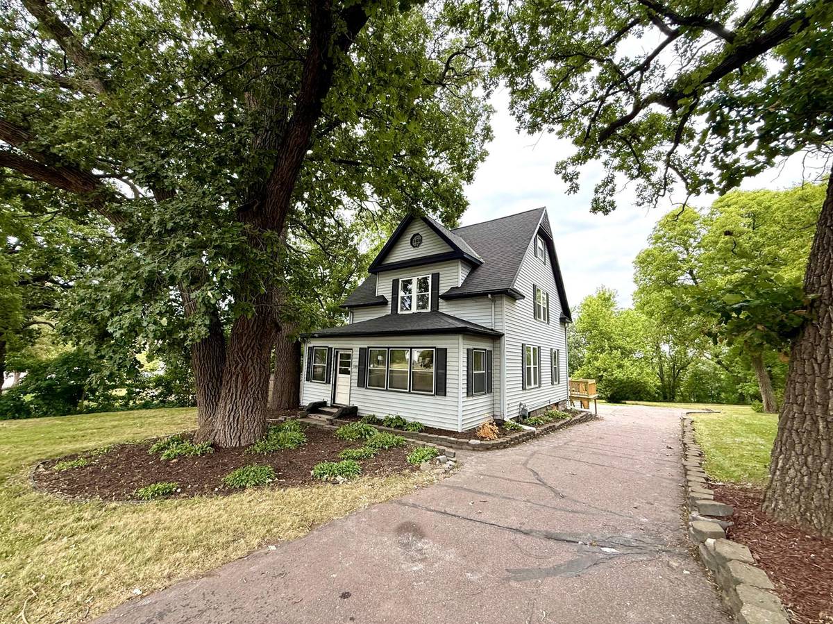 109 W Bridge ST, Redwood Falls, MN 56283