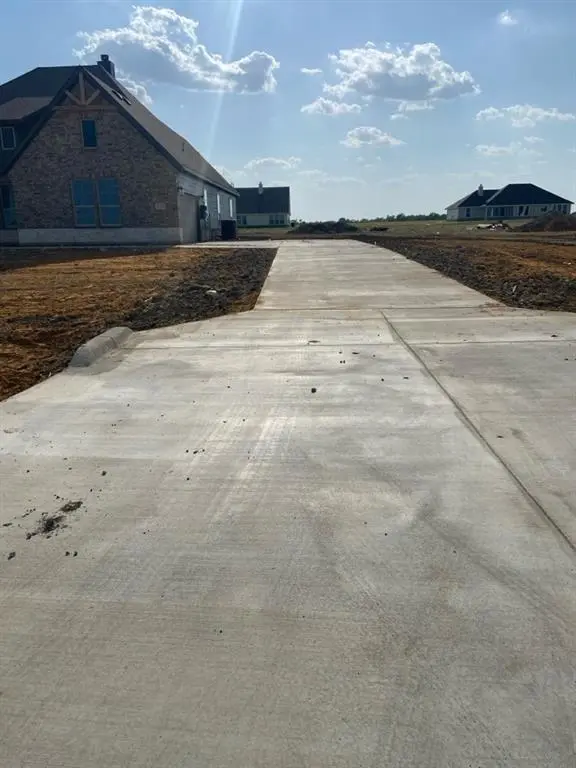 113 Sunny Side Road, Valley View, TX 76272