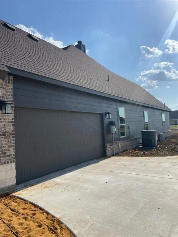 113 Sunny Side Road, Valley View, TX 76272