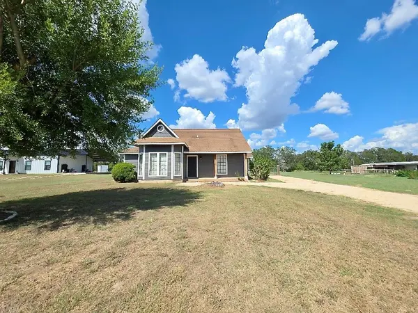 1081 Private Road 7023, Elgin, TX 78621