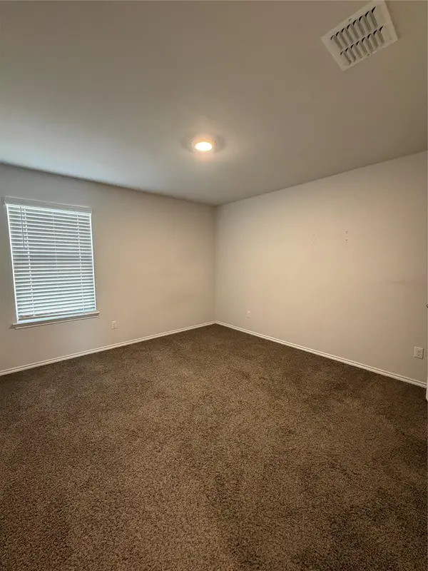 1160 Oxford LN, Troy, TX 76579