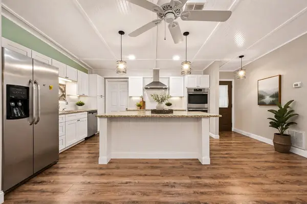 102 Rivercrest ST, Luling, TX 78648