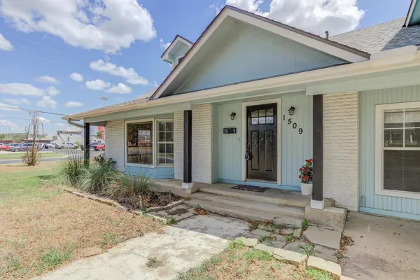 1509 SW Hill ST, Bastrop, TX 78602