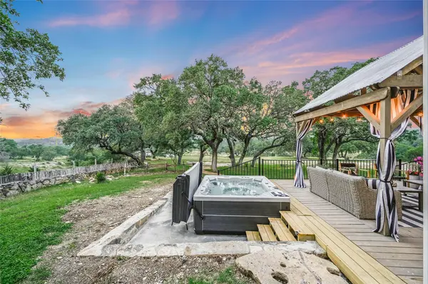 1174 ROYAL EAGLE DR, Fischer, TX 78623