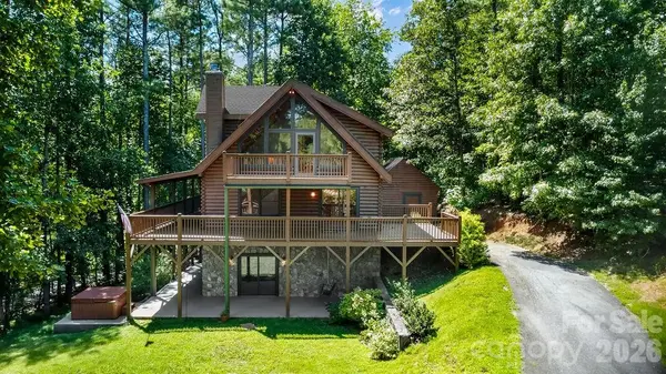 447 Hidden Lake Pkwy, Nebo, NC 28761